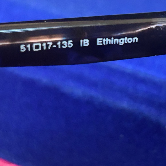 Nice pair of pre-owned Lilly Pulitzer eyeglass frames. - Picture 4 of 4